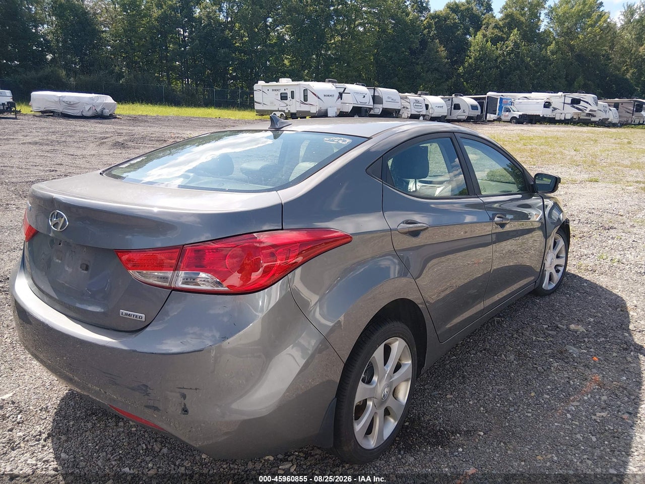 2013 HYUNDAI ELANTRA LIMITED · 4/11