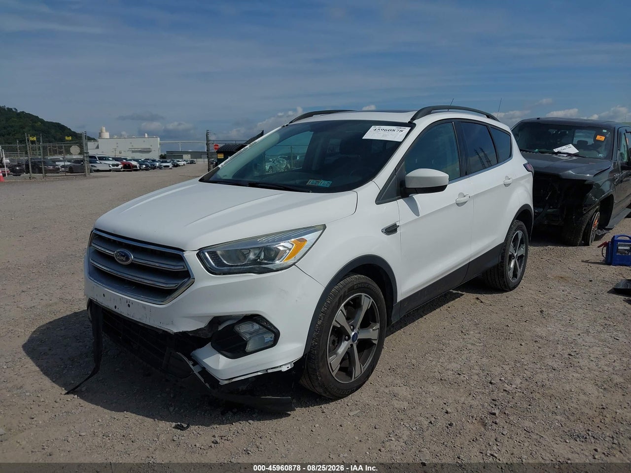 2017 FORD ESCAPE SE · 2/11