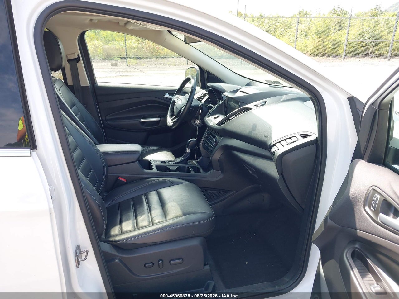 2017 FORD ESCAPE SE · 5/11