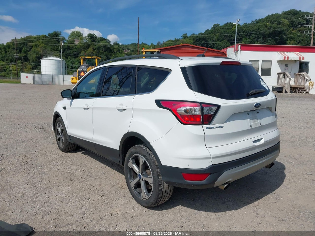2017 FORD ESCAPE SE · 3/11