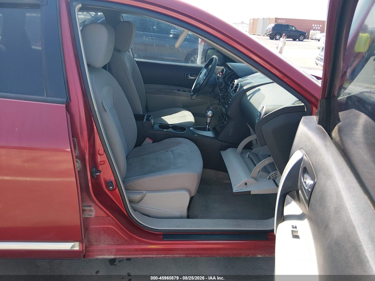 2014 NISSAN ROGUE SELECT S · 5/11
