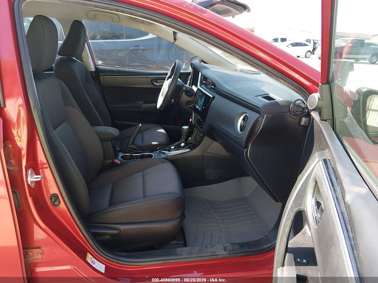 2019 TOYOTA COROLLA LE · 5/11