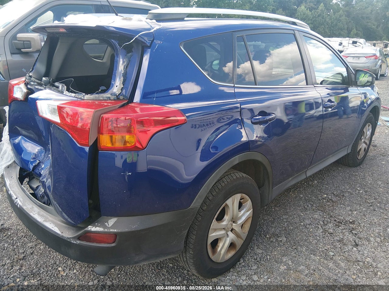 2014 TOYOTA RAV4 LE · 4/11