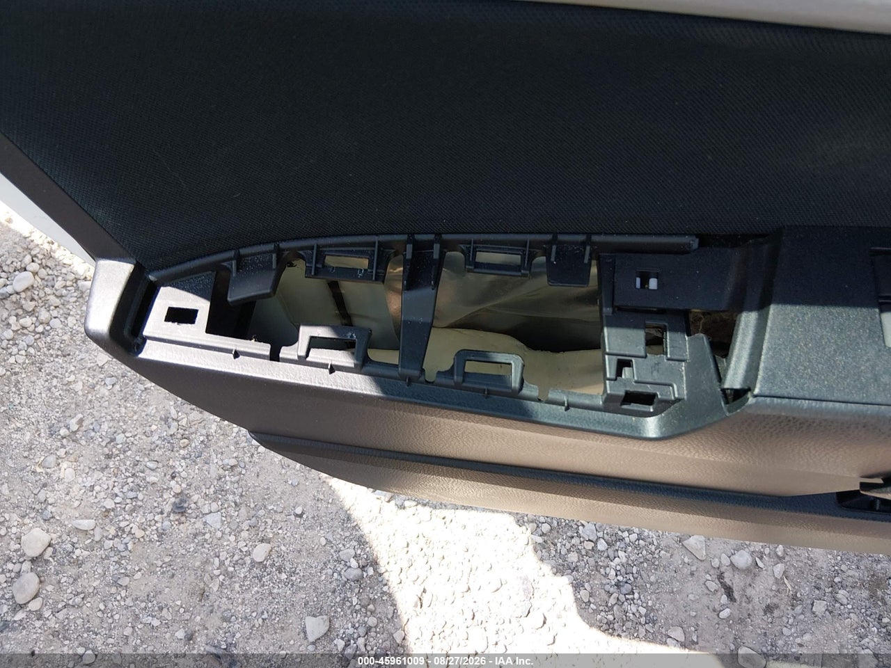 2016 TOYOTA COROLLA LE · 6/11