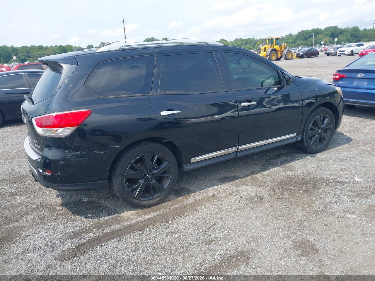 2013 NISSAN PATHFINDER PLATINUM · 4/11