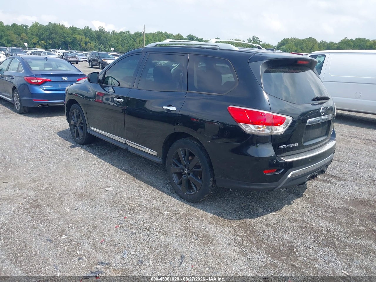 2013 NISSAN PATHFINDER PLATINUM · 3/11