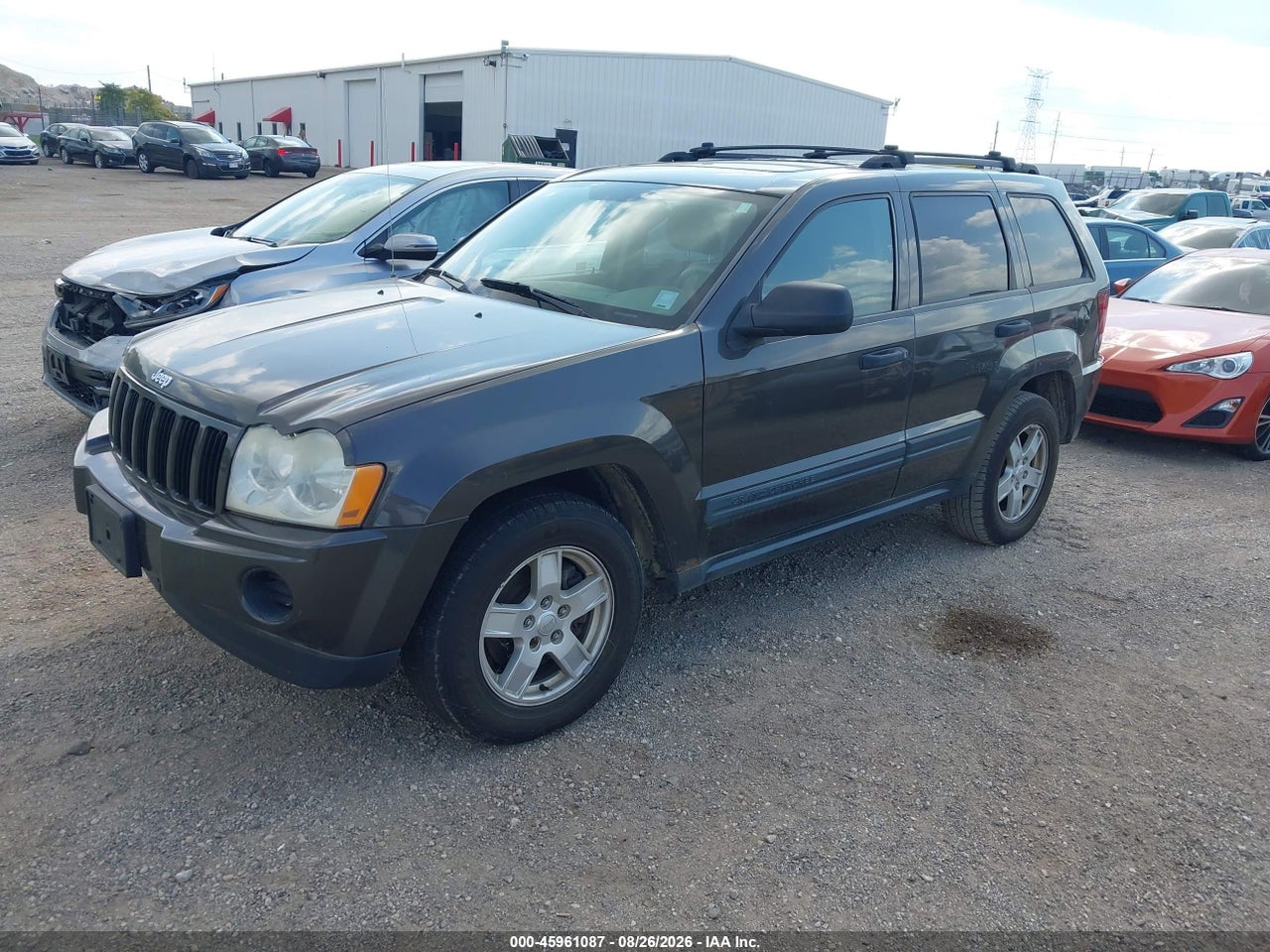 2005 JEEP GRAND CHEROKEE LAREDO · 2/11