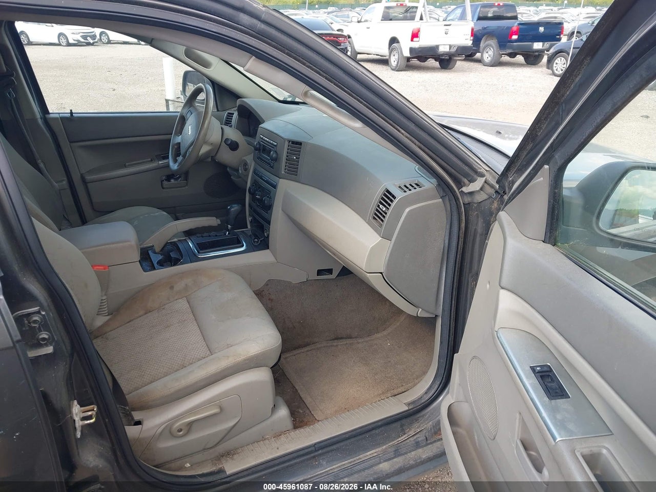 2005 JEEP GRAND CHEROKEE LAREDO · 5/11