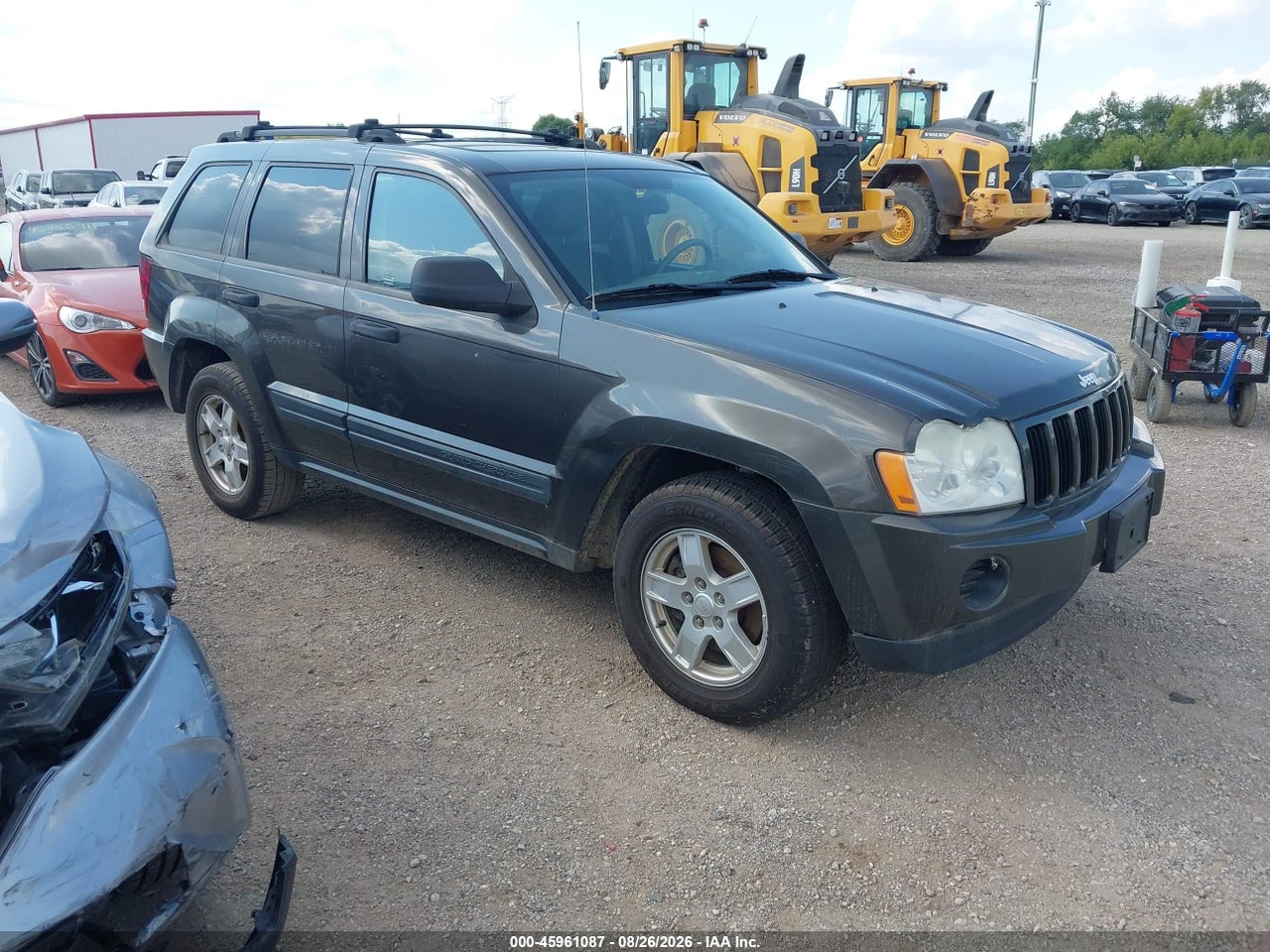 1J4GR48K75C****** · 2005 JEEP GRAND CHEROKEE LAREDO
