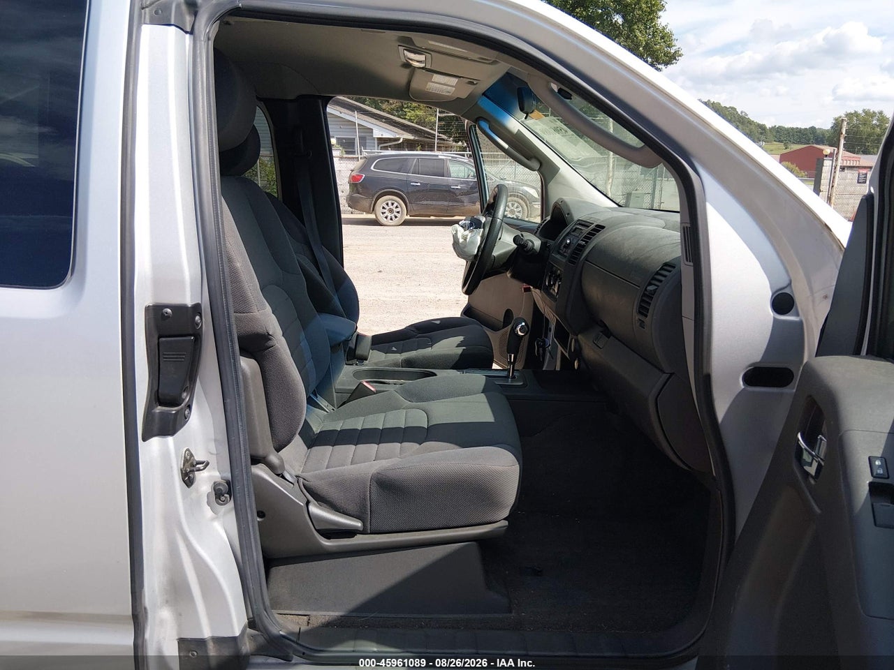 2009 NISSAN FRONTIER SE-I4 · 5/11