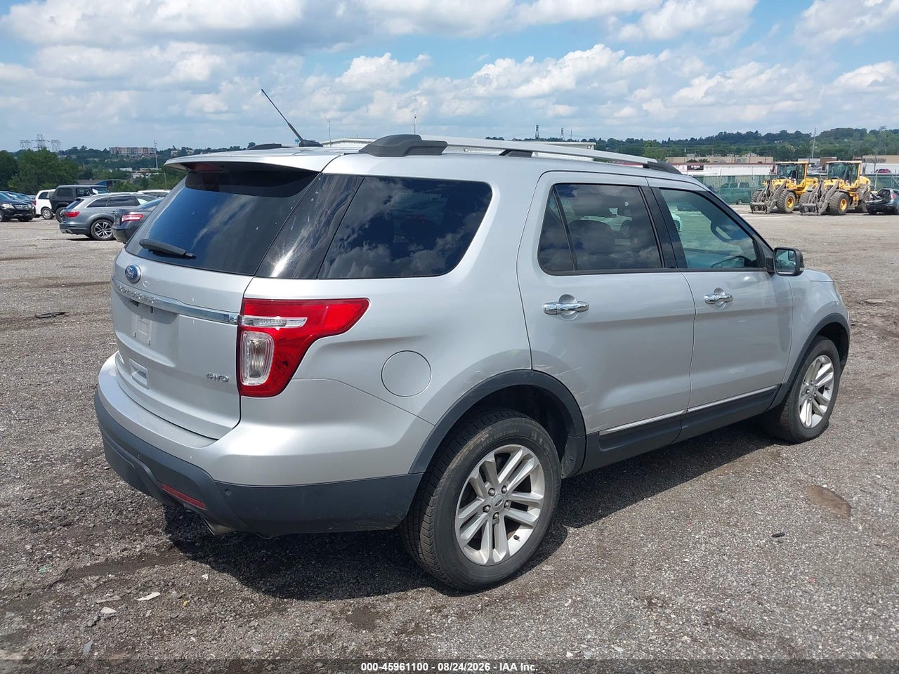 2015 FORD EXPLORER XLT · 4/11