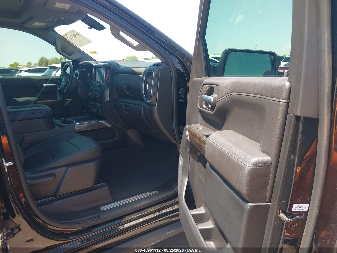 2021 CHEVROLET SILVERADO 1500 4WD  SHORT BED LT TRAIL BOSS · 5/11
