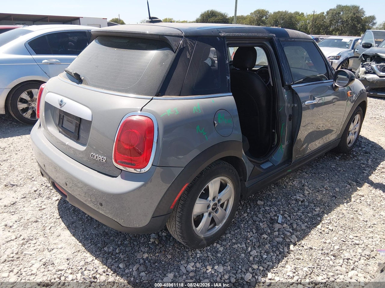 2015 MINI HARDTOP COOPER · 4/11