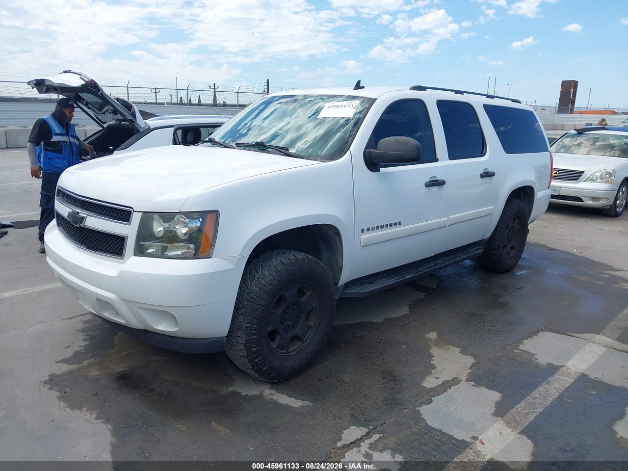 2009 CHEVROLET SUBURBAN 1500 LS · 2/11