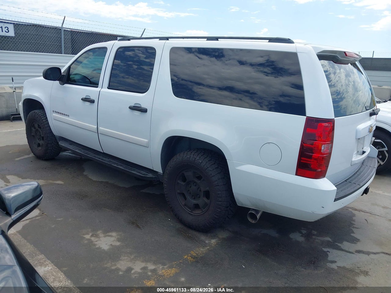2009 CHEVROLET SUBURBAN 1500 LS · 3/11
