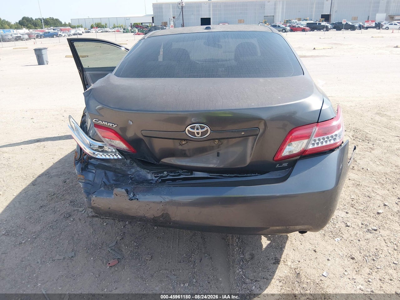 2011 TOYOTA CAMRY LE · 6/11