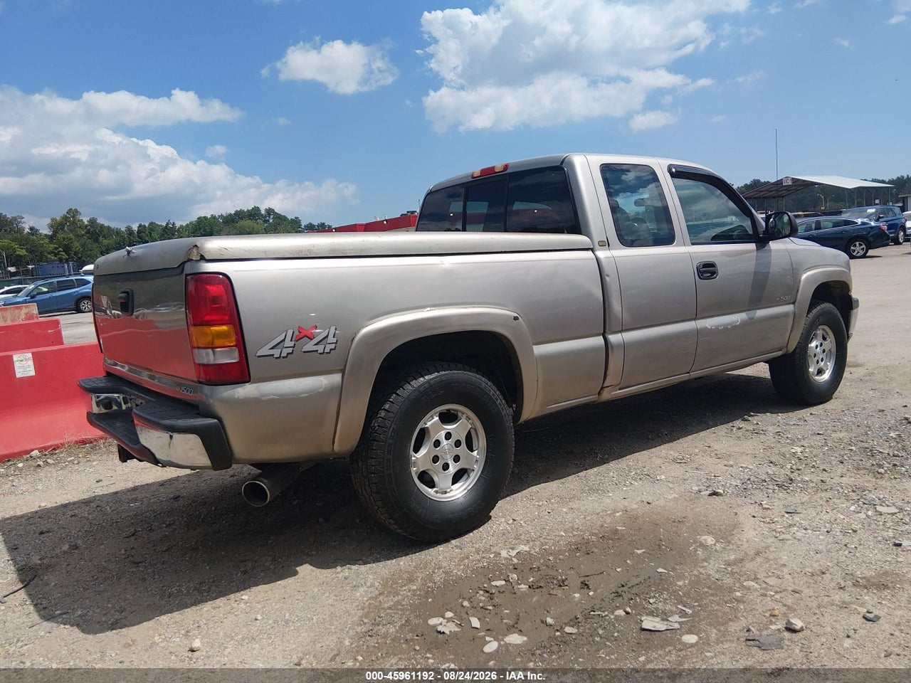 2000 CHEVROLET SILVERADO 1500   · 4/11