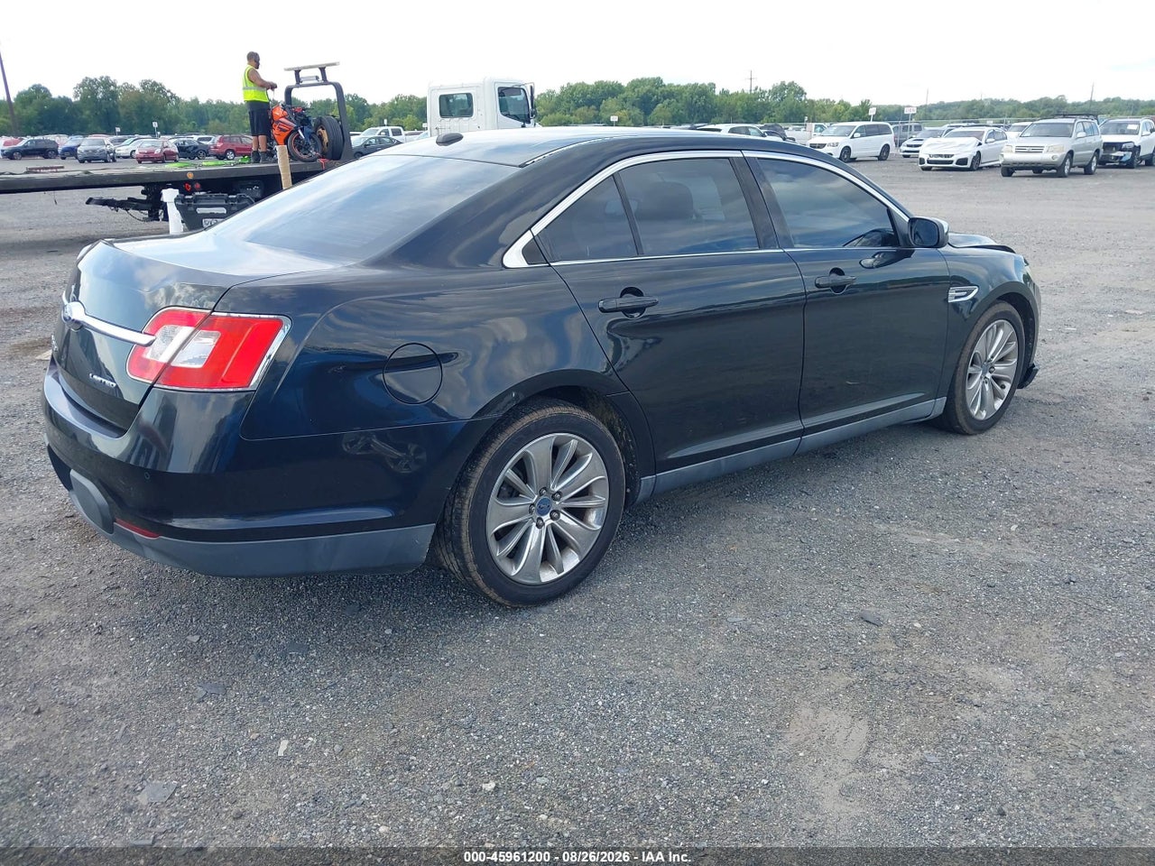 2011 FORD TAURUS LIMITED · 4/11