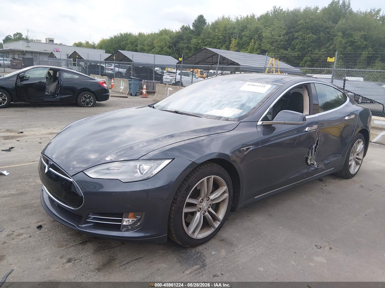 2015 TESLA MODEL S 70D/85D/P85D · 2/11