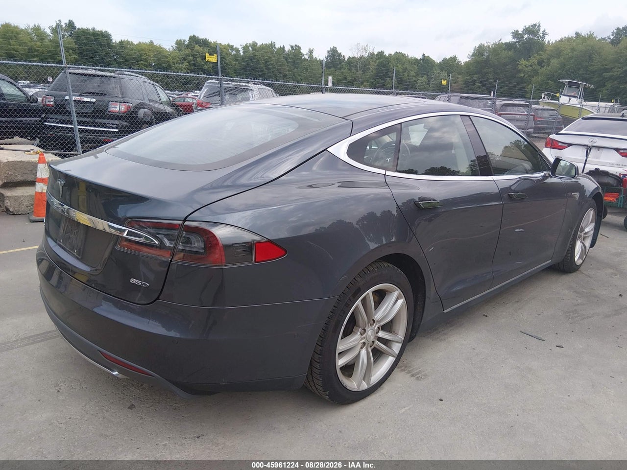 2015 TESLA MODEL S 70D/85D/P85D · 4/11