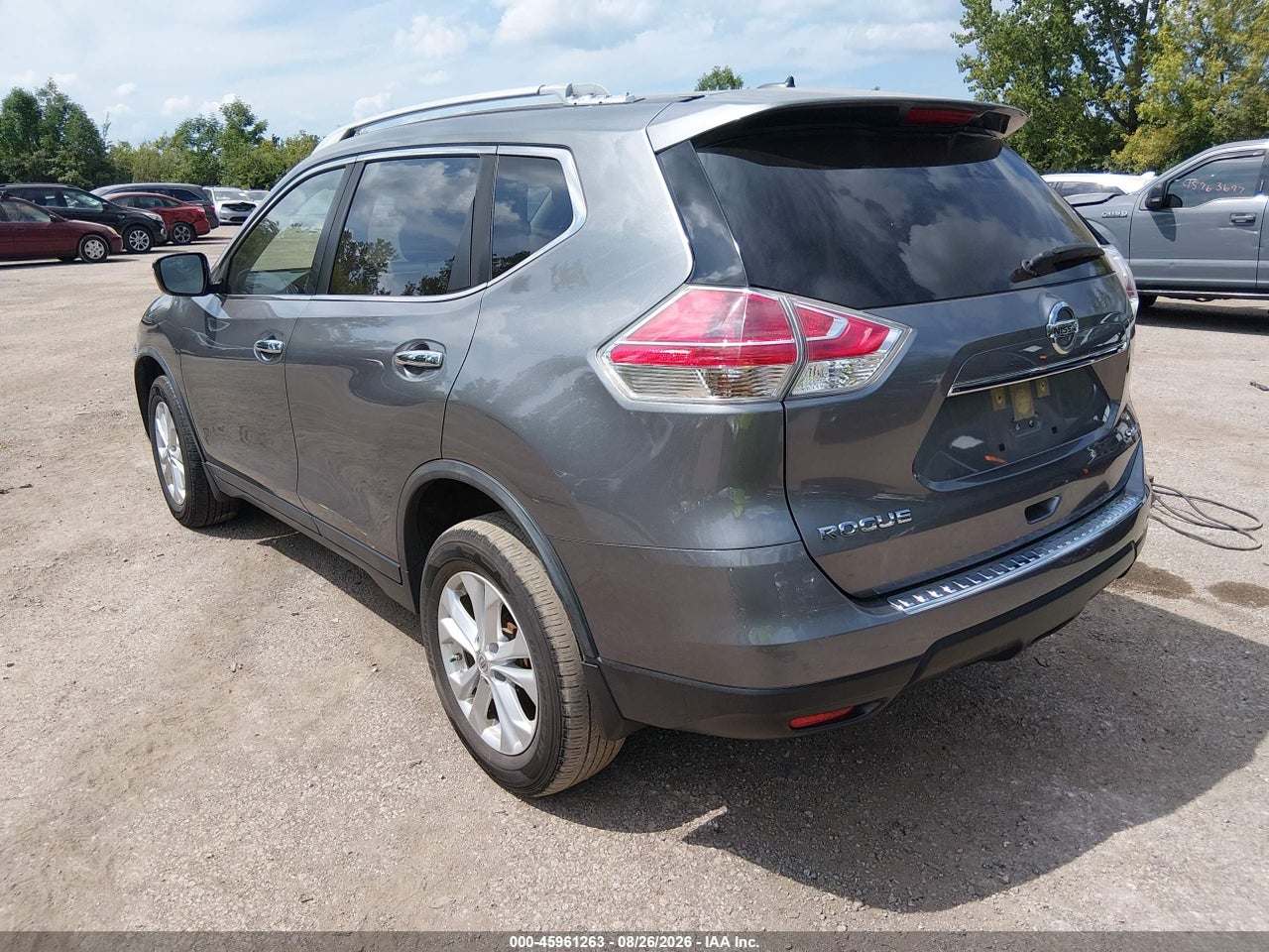 2016 NISSAN ROGUE SV · 3/11