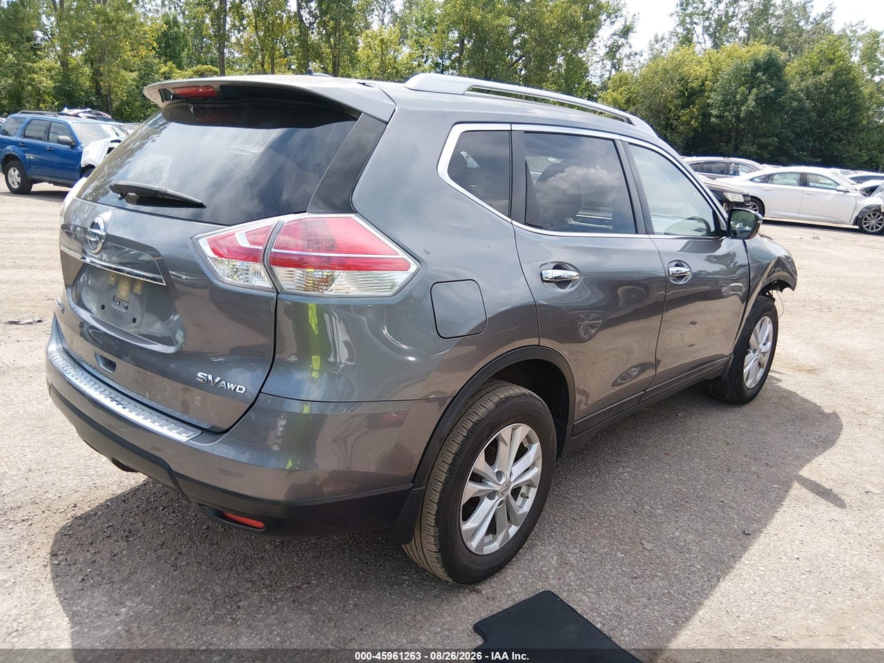 2016 NISSAN ROGUE SV · 4/11