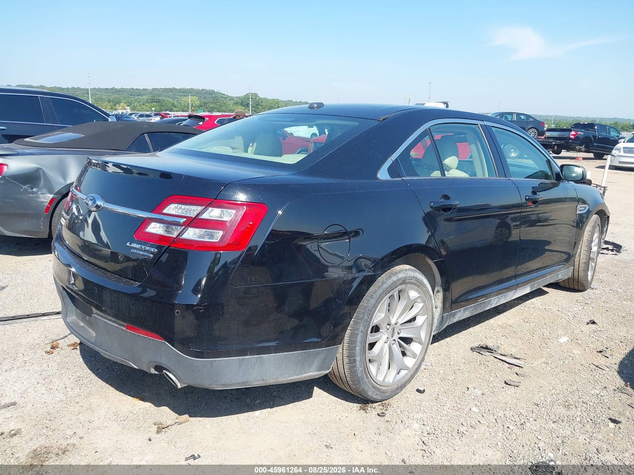 2018 FORD TAURUS LIMITED · 4/10