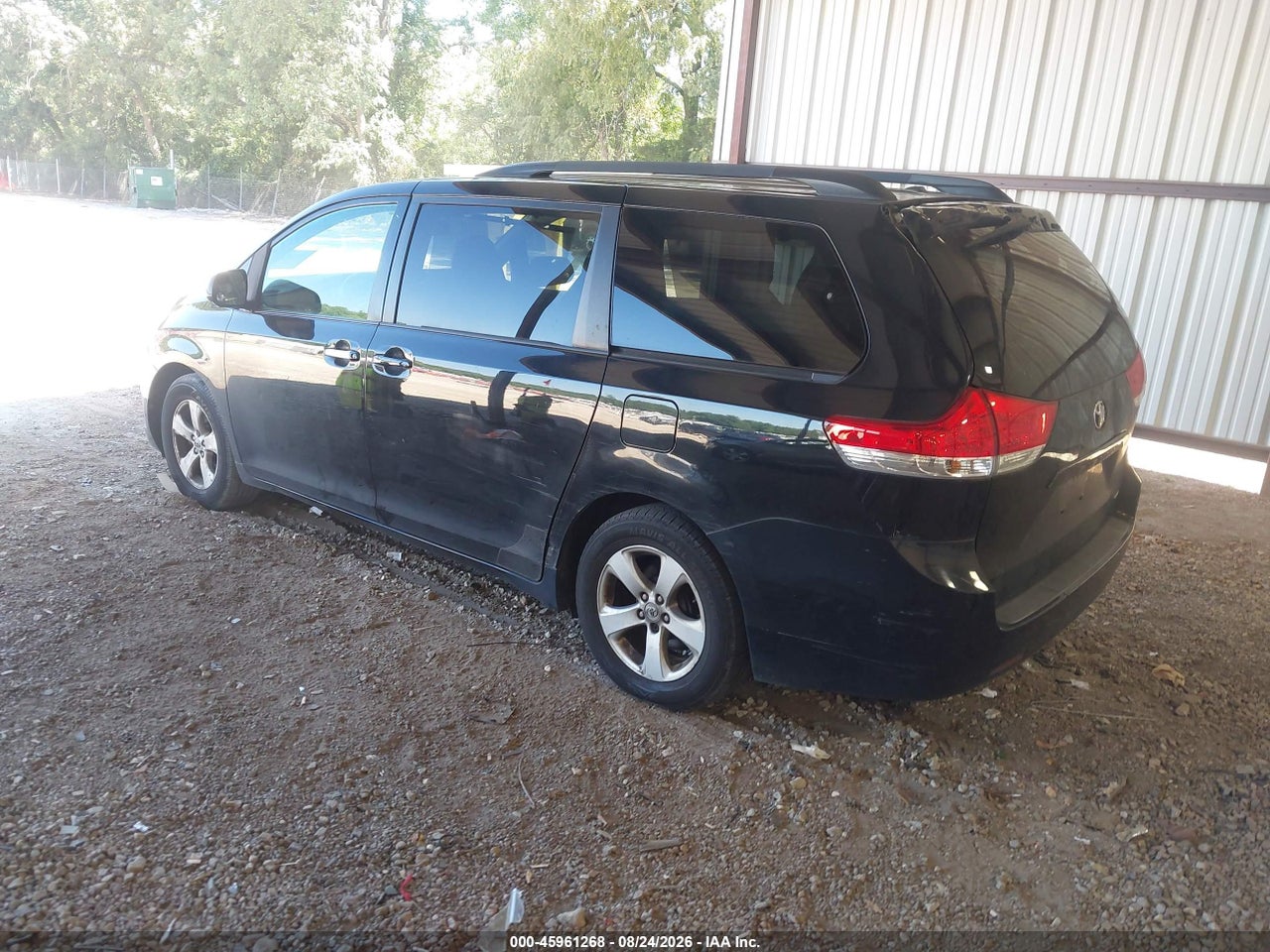 2011 TOYOTA SIENNA LE V6 · 3/11