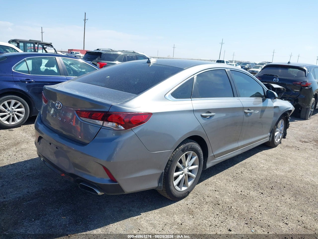 2018 HYUNDAI SONATA SE · 4/11