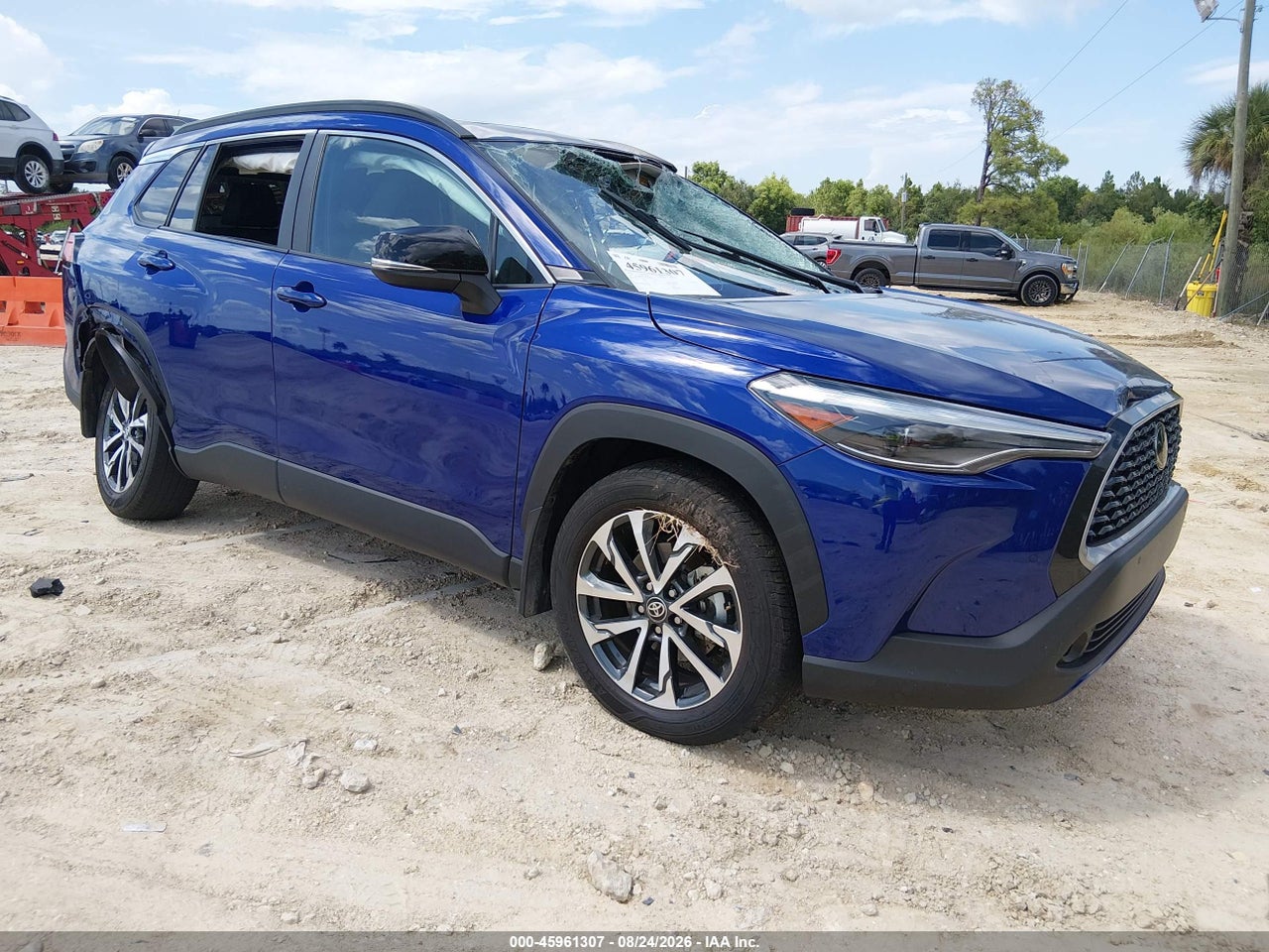 2025 TOYOTA COROLLA CROSS XLE