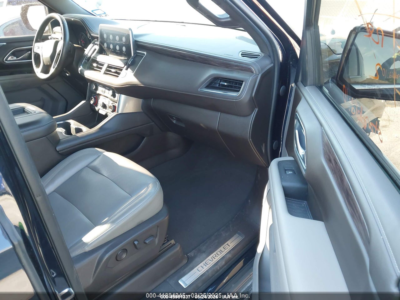 2021 CHEVROLET SUBURBAN 2WD LT · 5/10