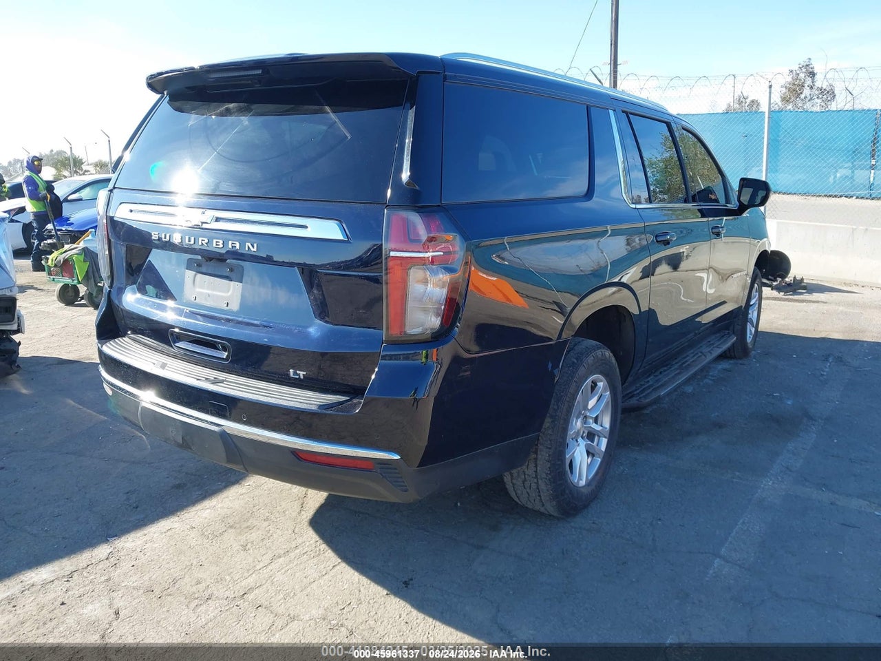 2021 CHEVROLET SUBURBAN 2WD LT · 4/10