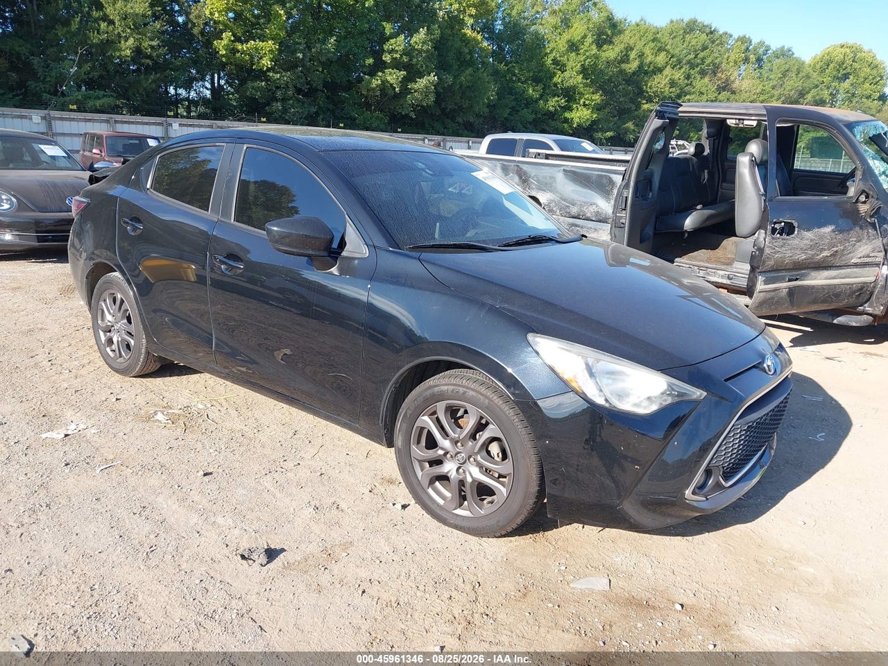2019 TOYOTA YARIS LE