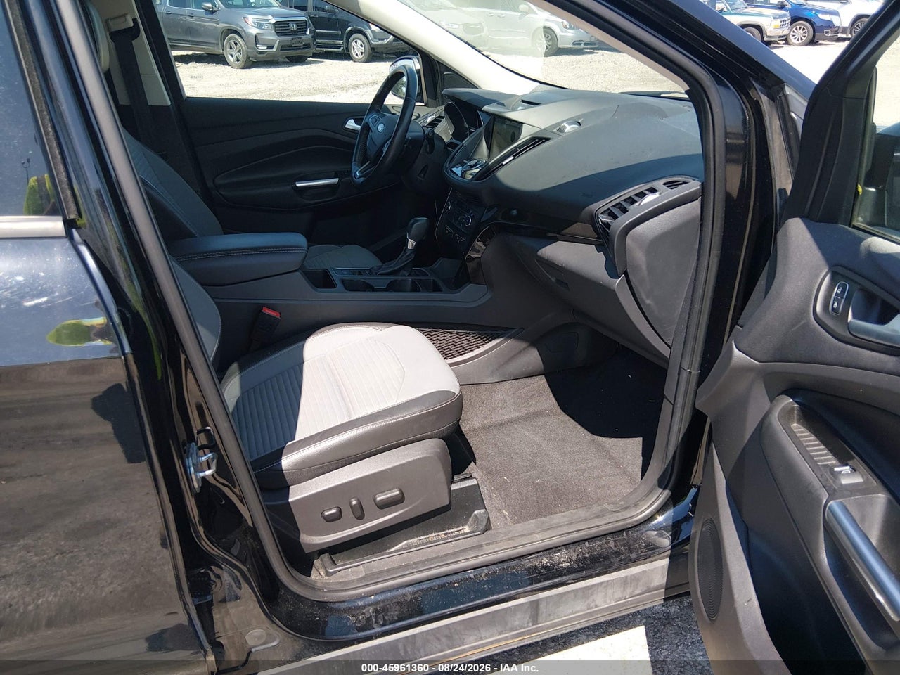 2017 FORD ESCAPE TITANIUM · 5/11