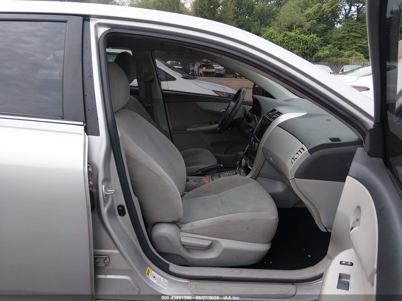 2013 TOYOTA COROLLA LE · 5/11