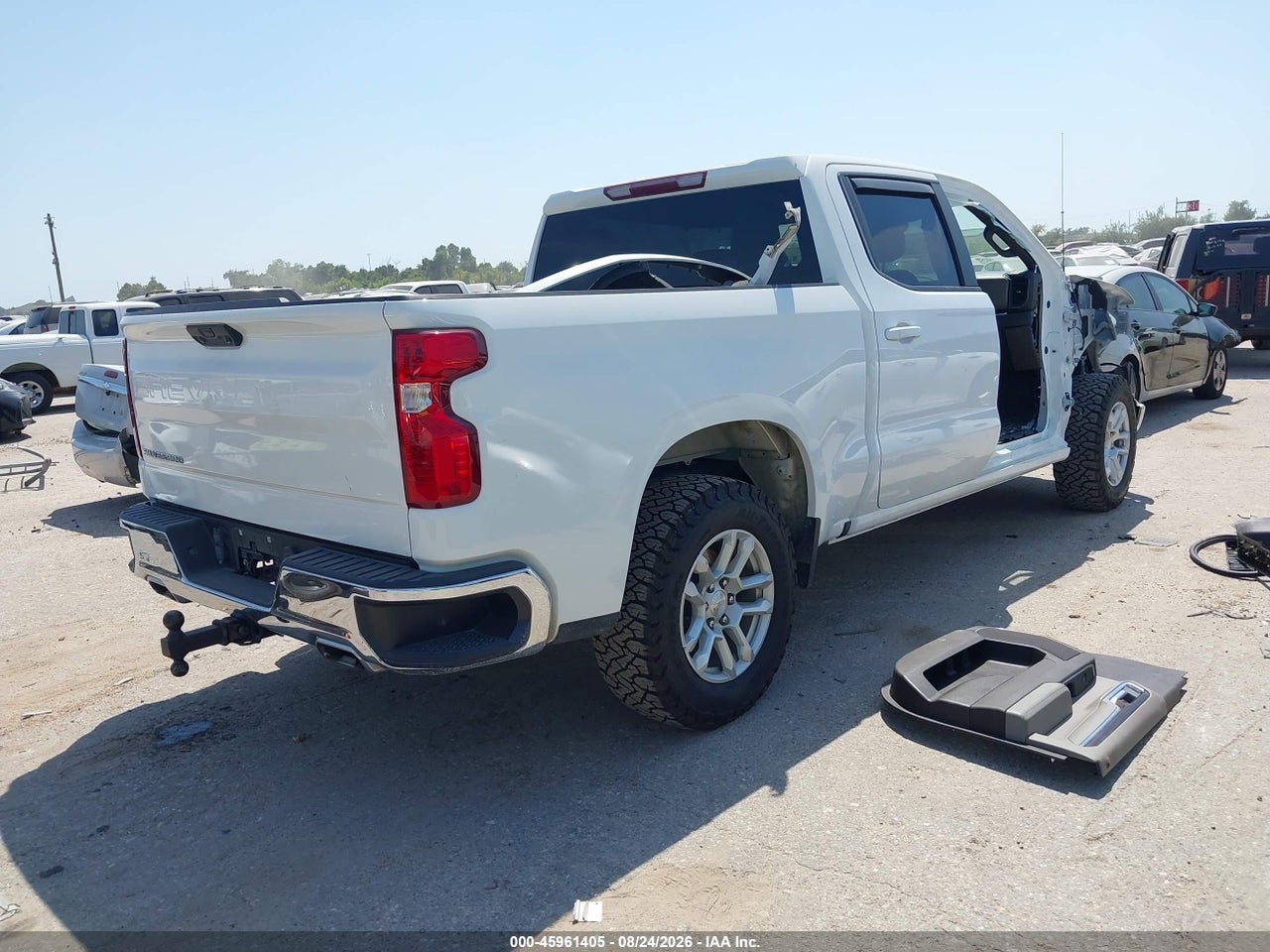 2023 CHEVROLET SILVERADO 1500 4WD  STANDARD BED LT · 4/11