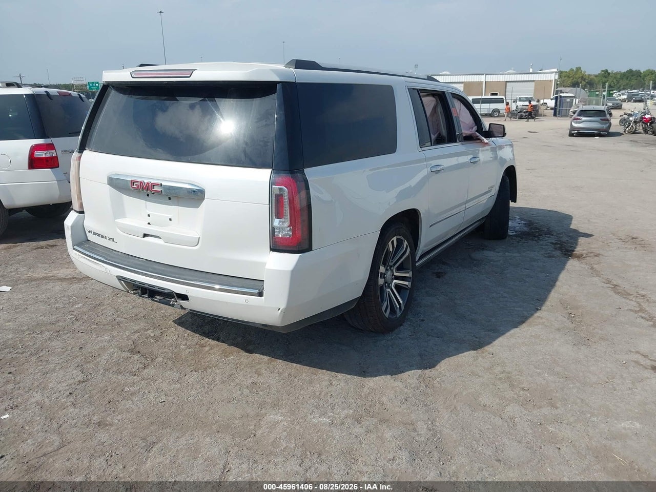 2018 GMC YUKON XL DENALI · 4/11