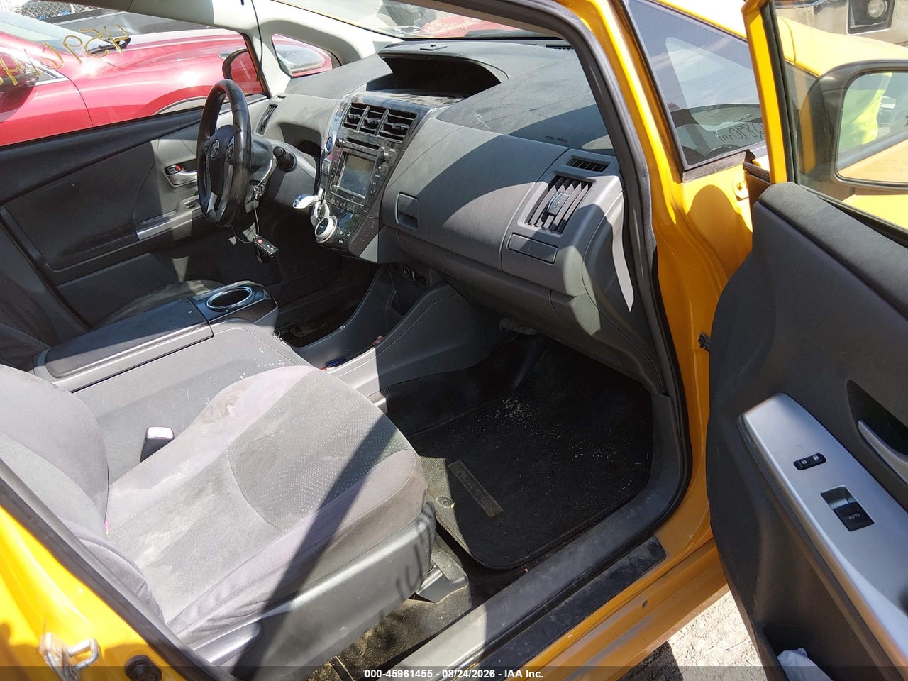 2014 TOYOTA PRIUS V TWO · 5/11