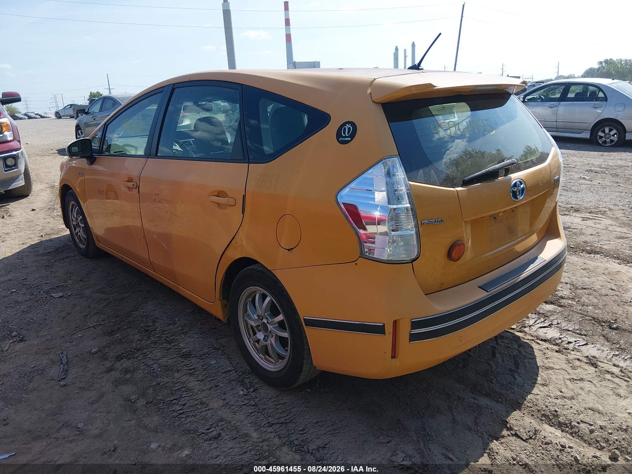 2014 TOYOTA PRIUS V TWO · 3/11