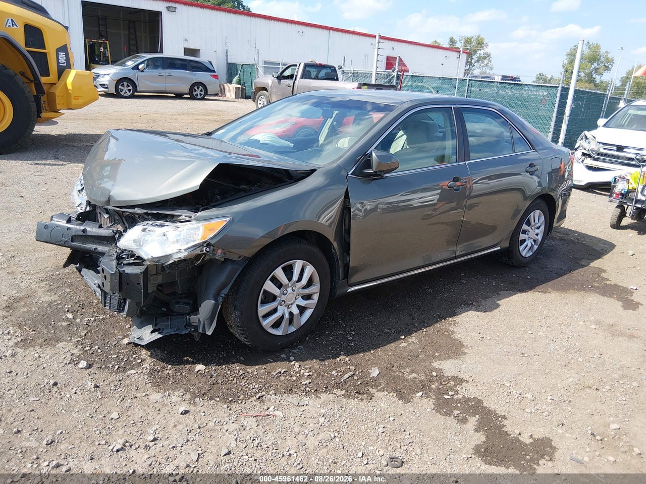 2014 TOYOTA CAMRY LE · 2/2