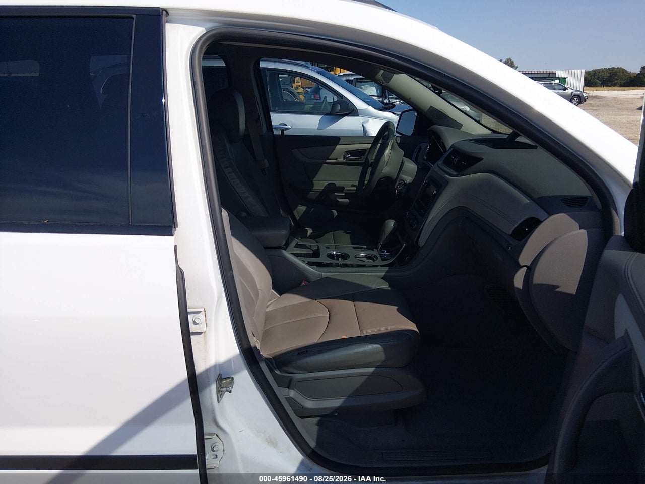 2017 CHEVROLET TRAVERSE LS · 5/11