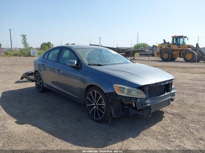 YV126MFL3J2****** · 2018 VOLVO S60 T5 DYNAMIC