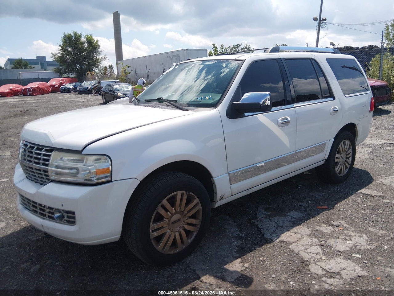 2011 LINCOLN NAVIGATOR · 2/10