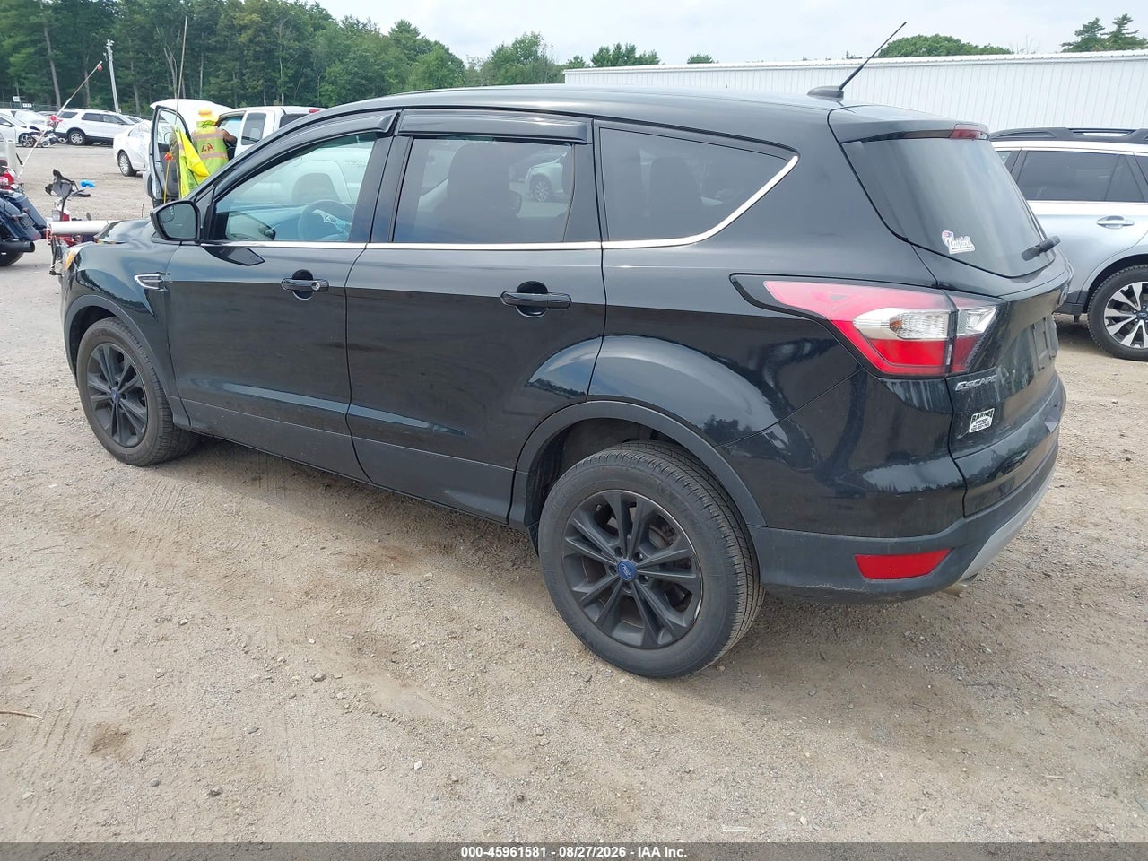 2017 FORD ESCAPE SE · 3/11