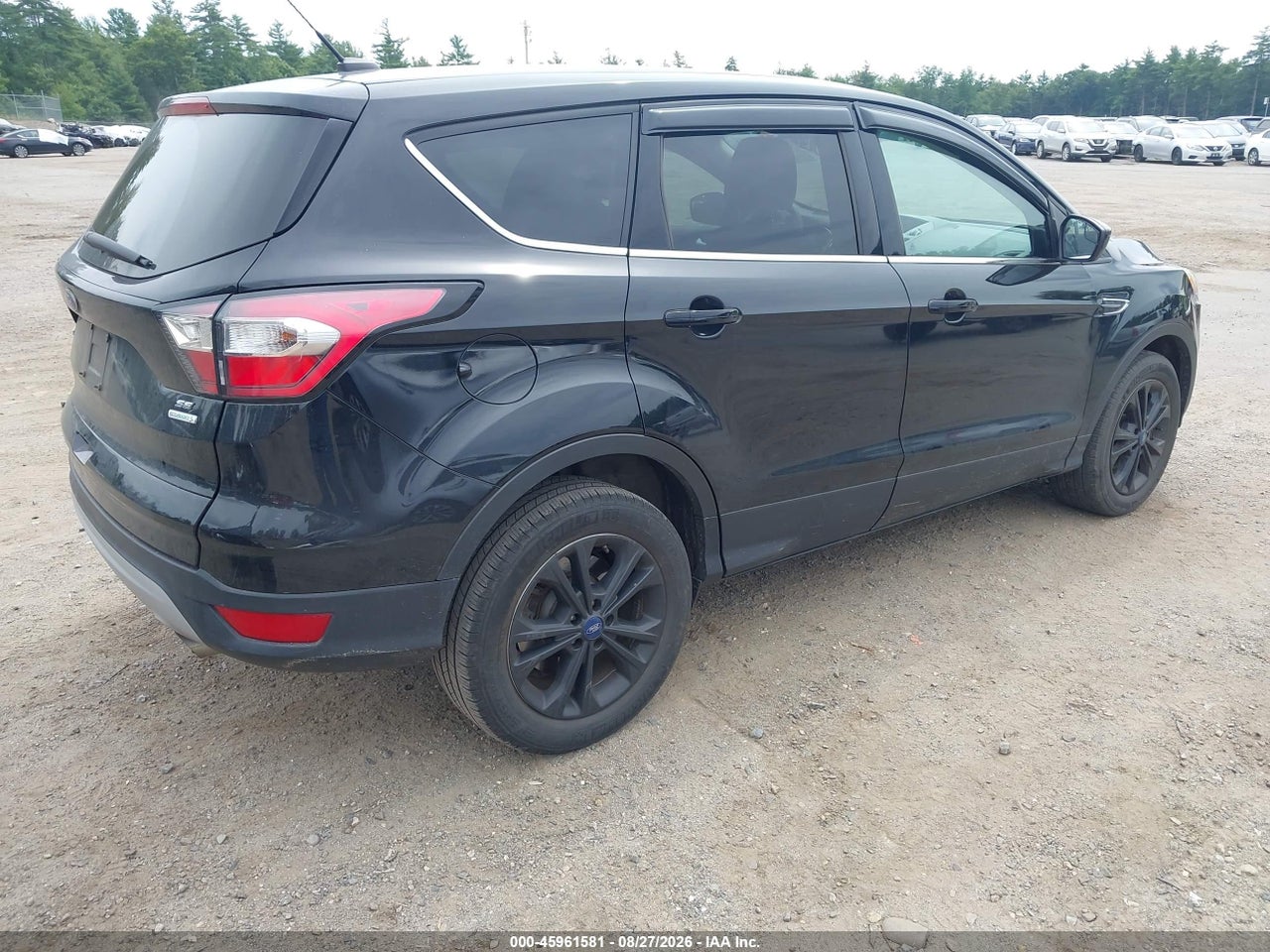 2017 FORD ESCAPE SE · 4/11