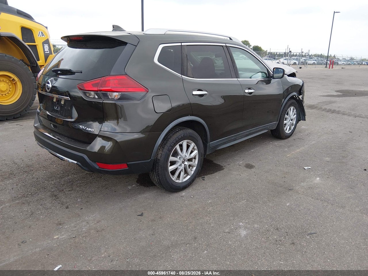 2017 NISSAN ROGUE SV · 4/11