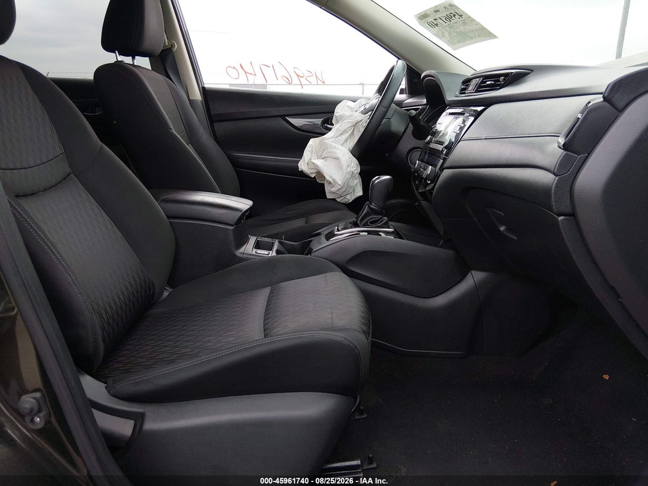 2017 NISSAN ROGUE SV · 5/11