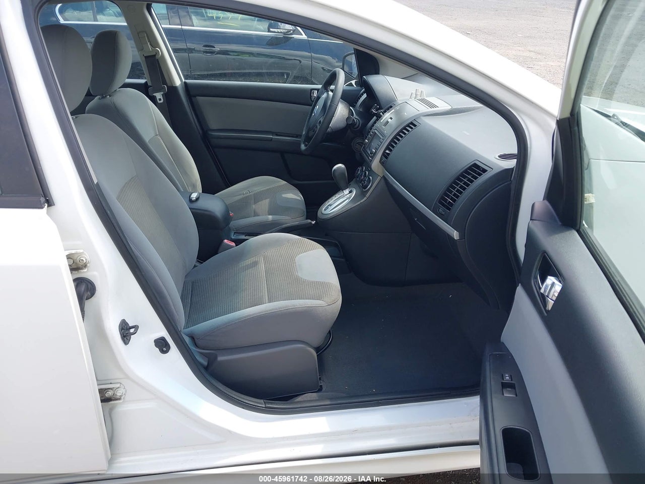 2012 NISSAN SENTRA 2.0 SR · 5/11