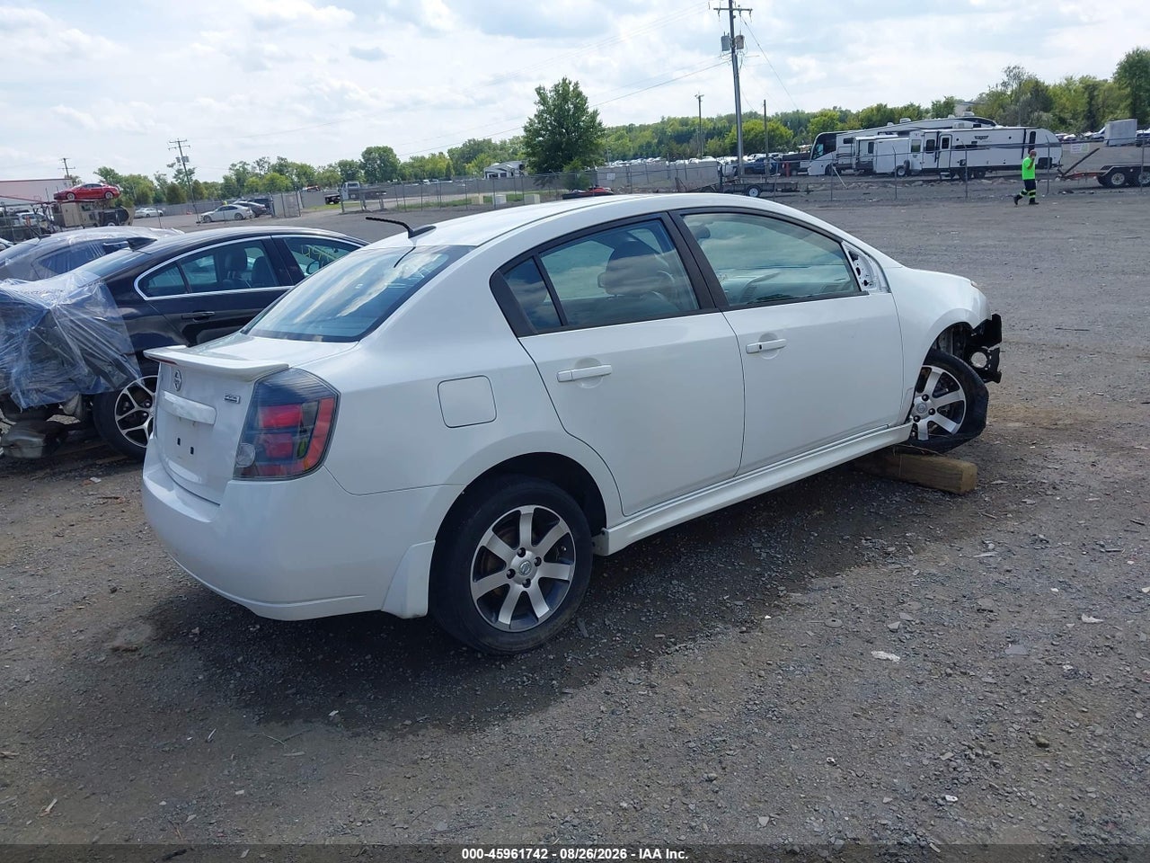 2012 NISSAN SENTRA 2.0 SR · 4/11