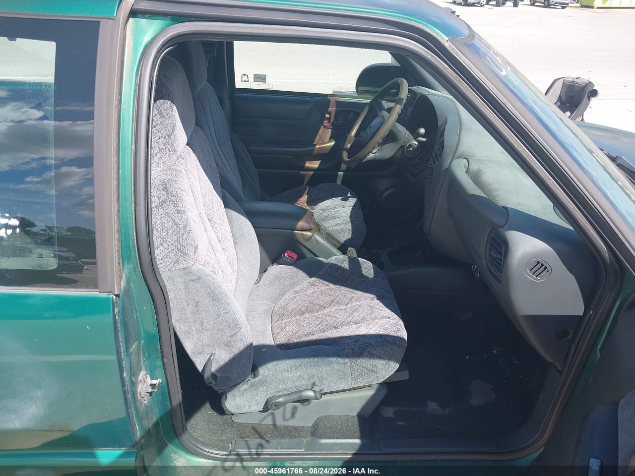 2000 GMC SONOMA SLS · 5/11
